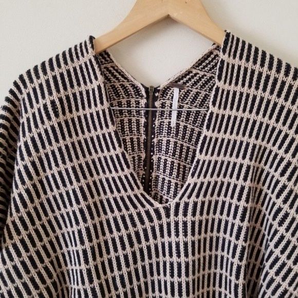 Free People Something Special Poncho - Picture 9 of 16